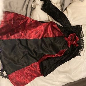 Size 3-5 girls vampire costume